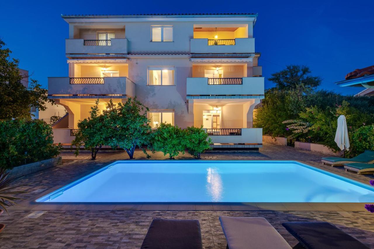 Apartments Juric Rab Town Extérieur photo