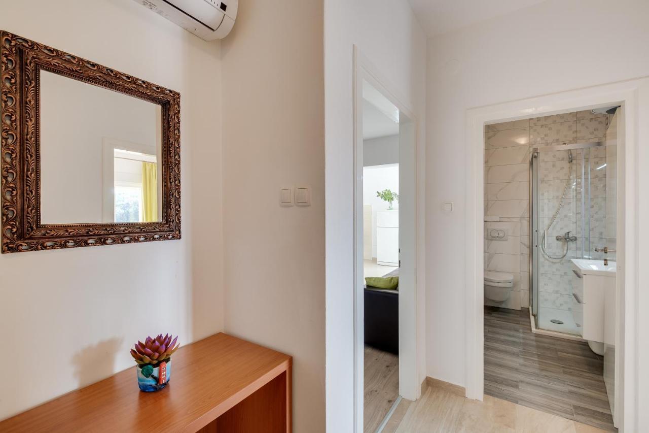 Apartments Juric Rab Town Extérieur photo