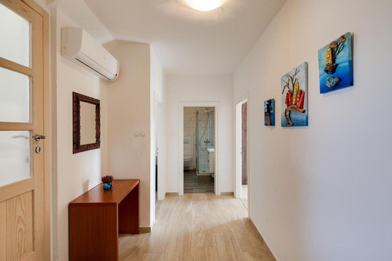 Apartments Juric Rab Town Extérieur photo