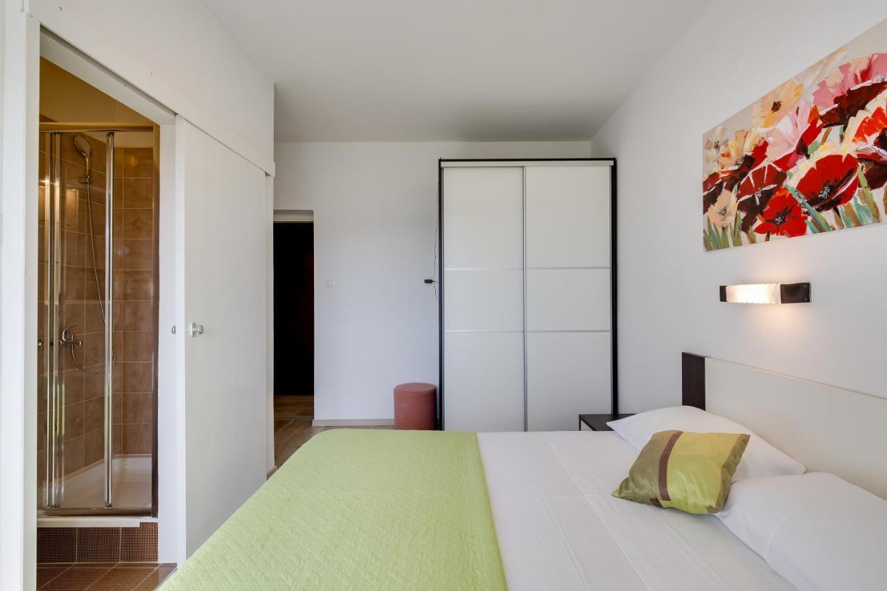 Apartments Juric Rab Town Extérieur photo