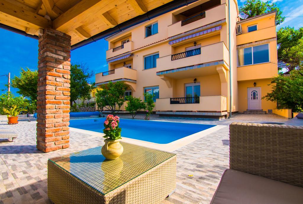 Apartments Juric Rab Town Extérieur photo
